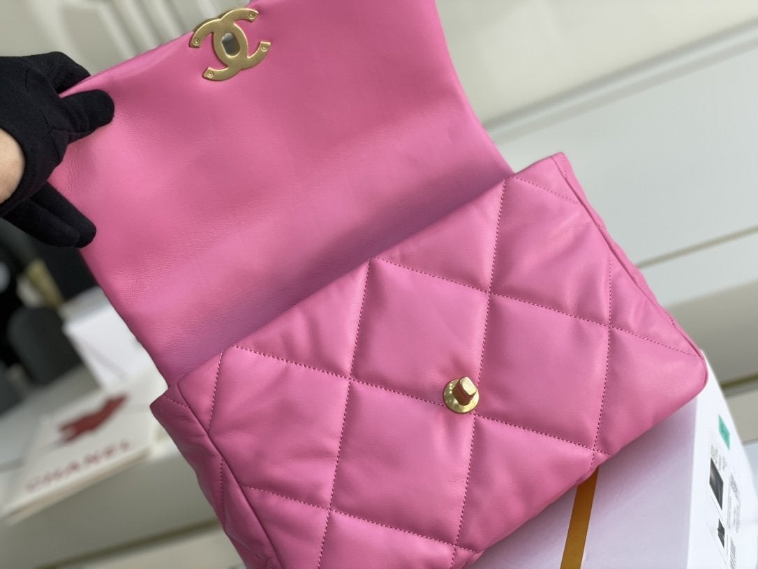 19 FLAP BAG 26 PINK LAMBSKIN