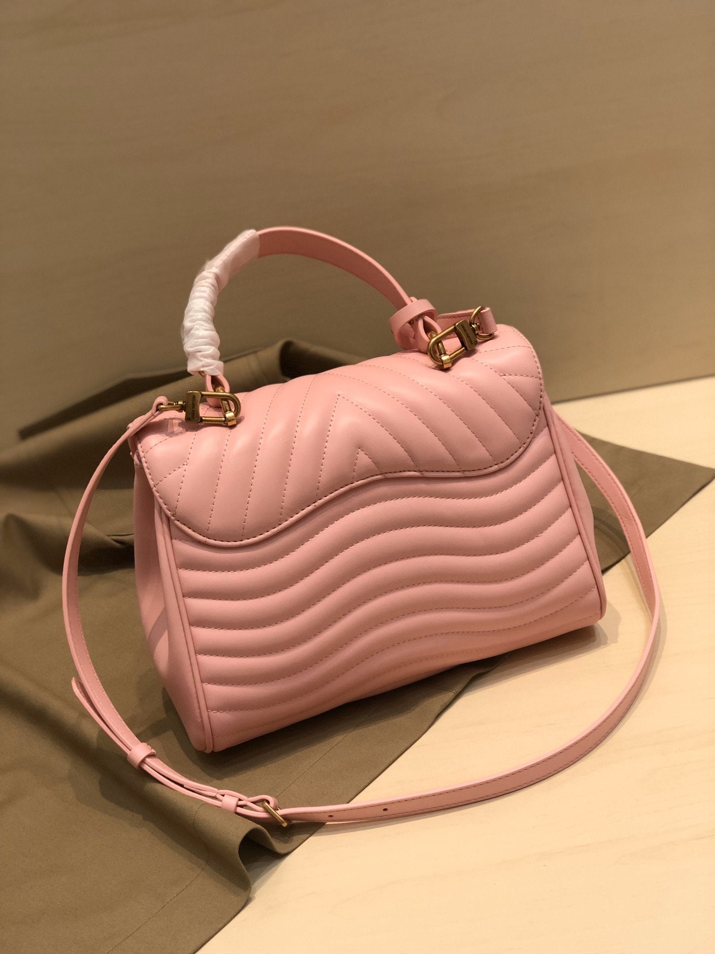 LV NEW WAVE TOP HANDLE 26CM PINK CALFSKIN