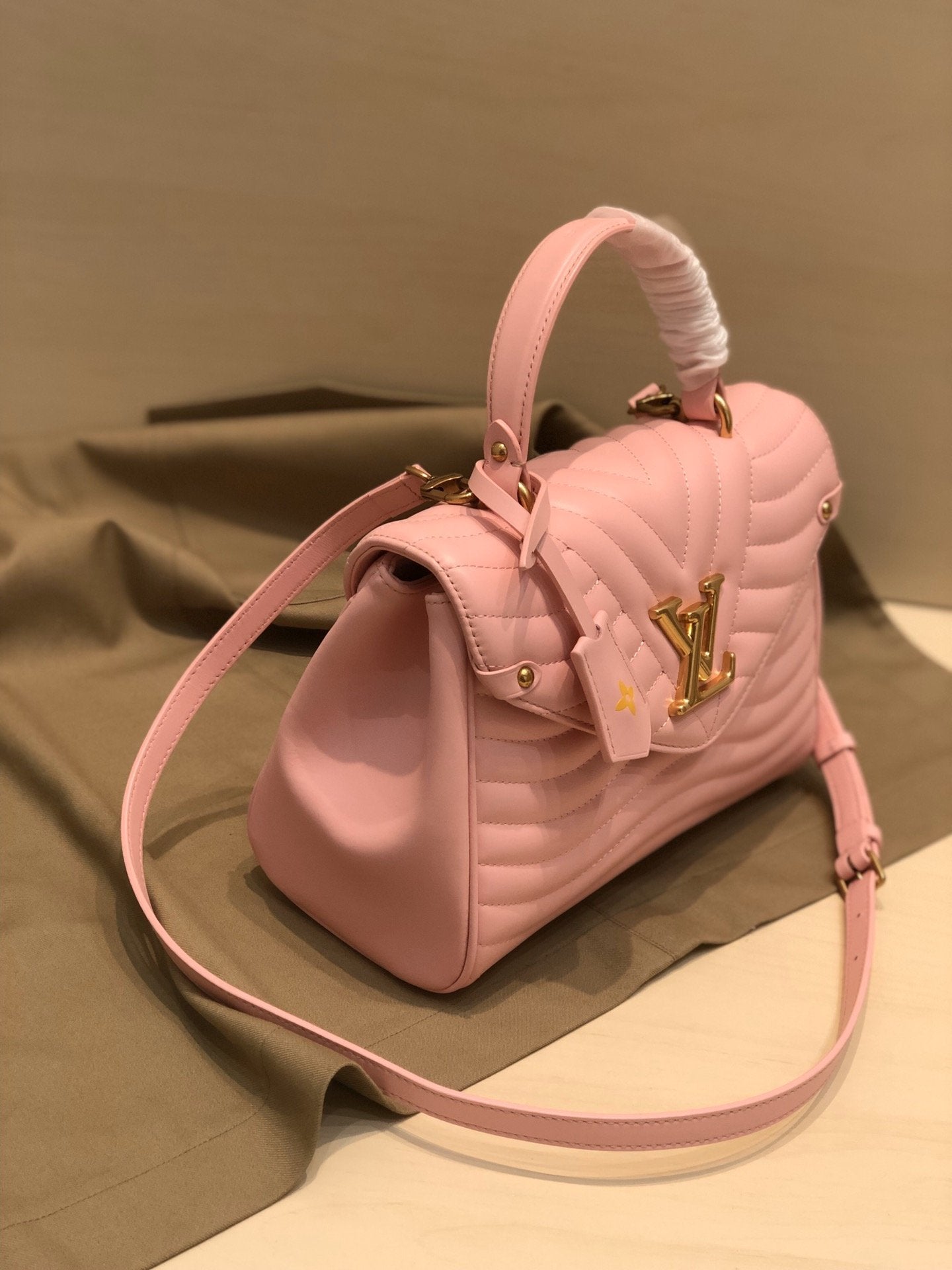 LV NEW WAVE TOP HANDLE 26CM PINK CALFSKIN