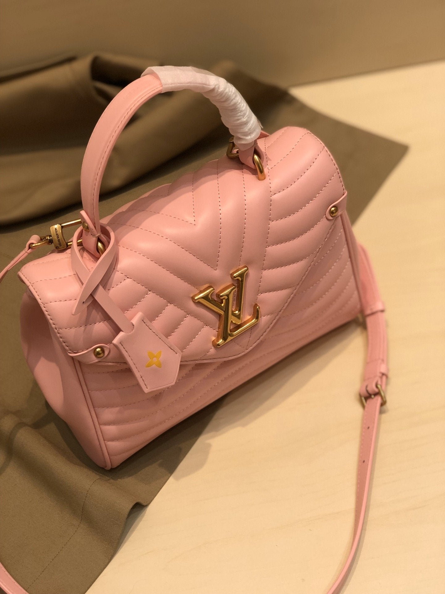 LV NEW WAVE TOP HANDLE 26CM PINK CALFSKIN