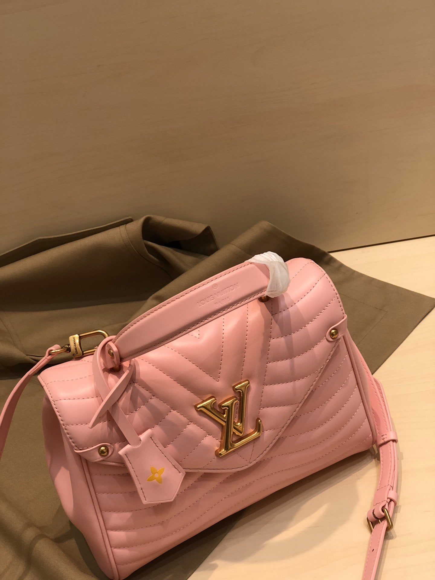 LV NEW WAVE TOP HANDLE 26CM PINK CALFSKIN