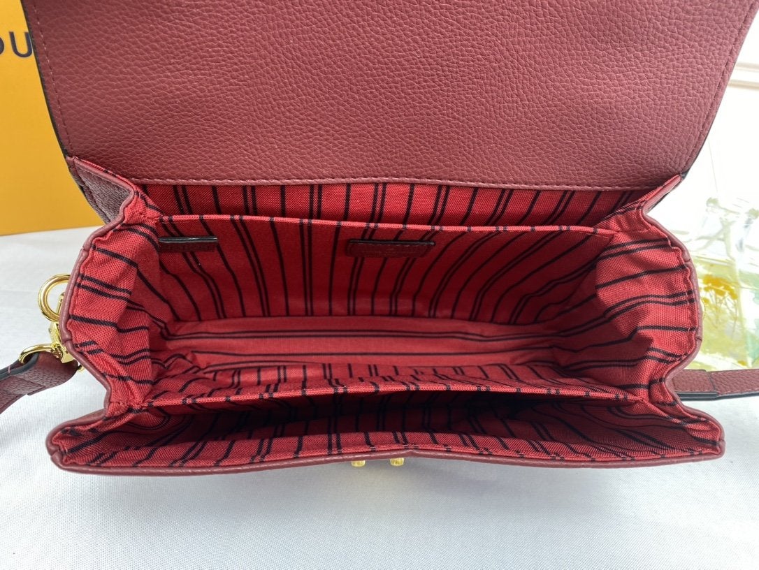 LV POCHETTE METIS 25CM DARK RED