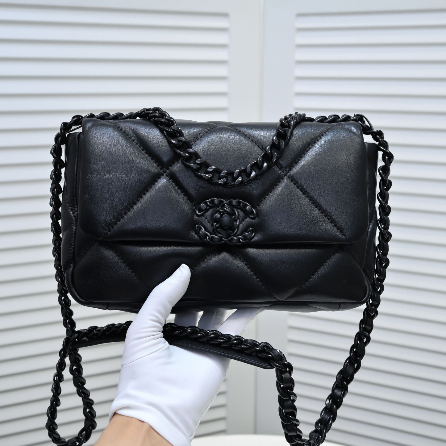 19 FLAP BAG 26CM ALL BLACK