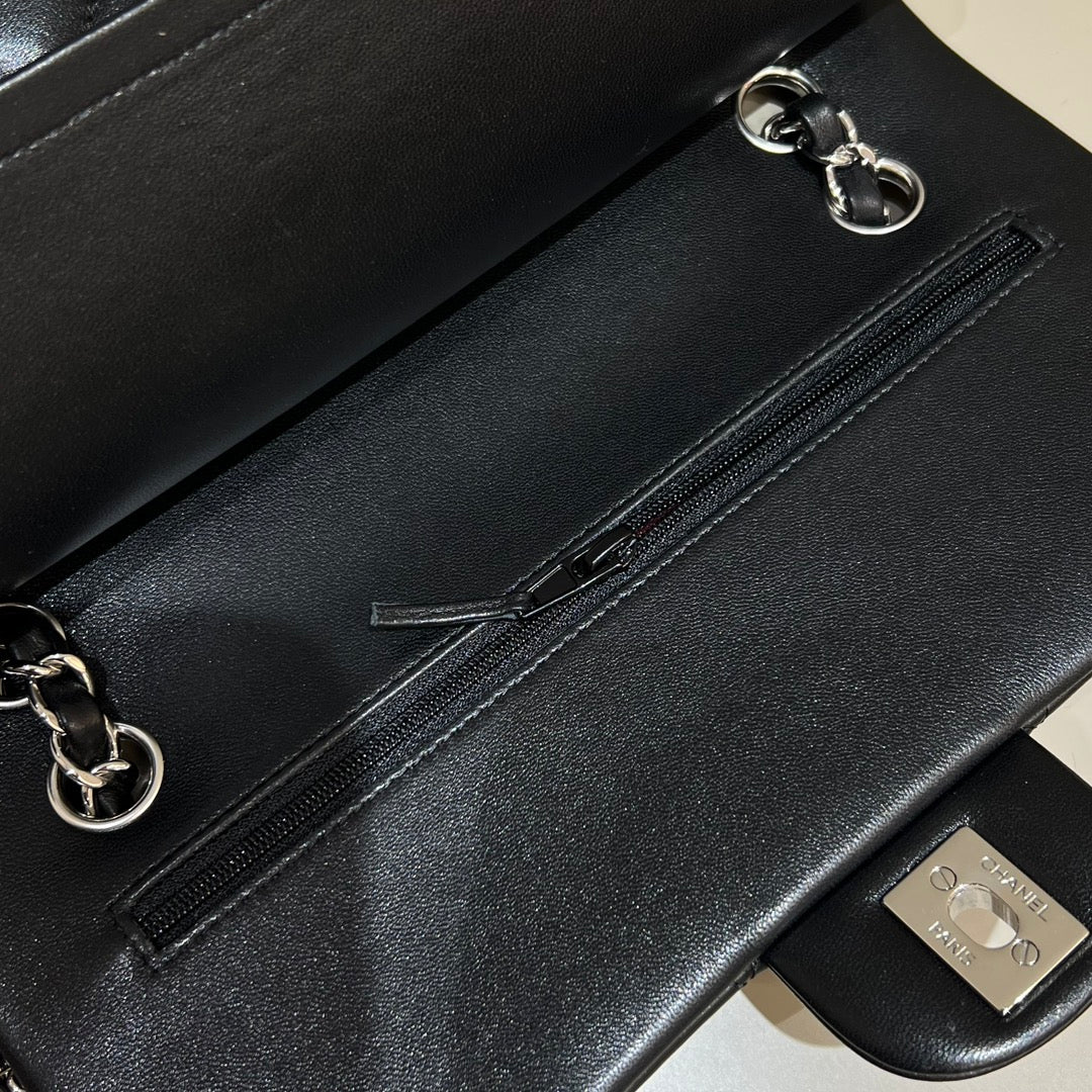 FLAP BAG 25CM SILVER HARDWARE BLACK LAMBSKIN