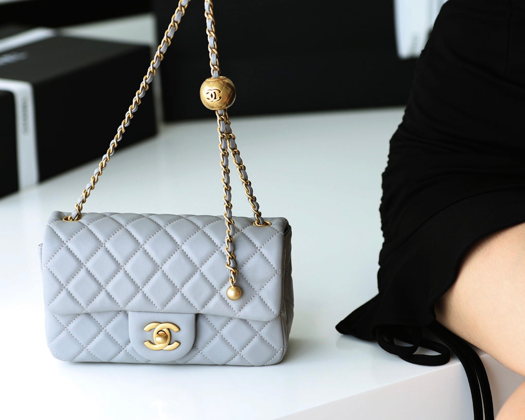 FLAP BAG 20CM GREY LAMBSKIN GOLD HARDWARE