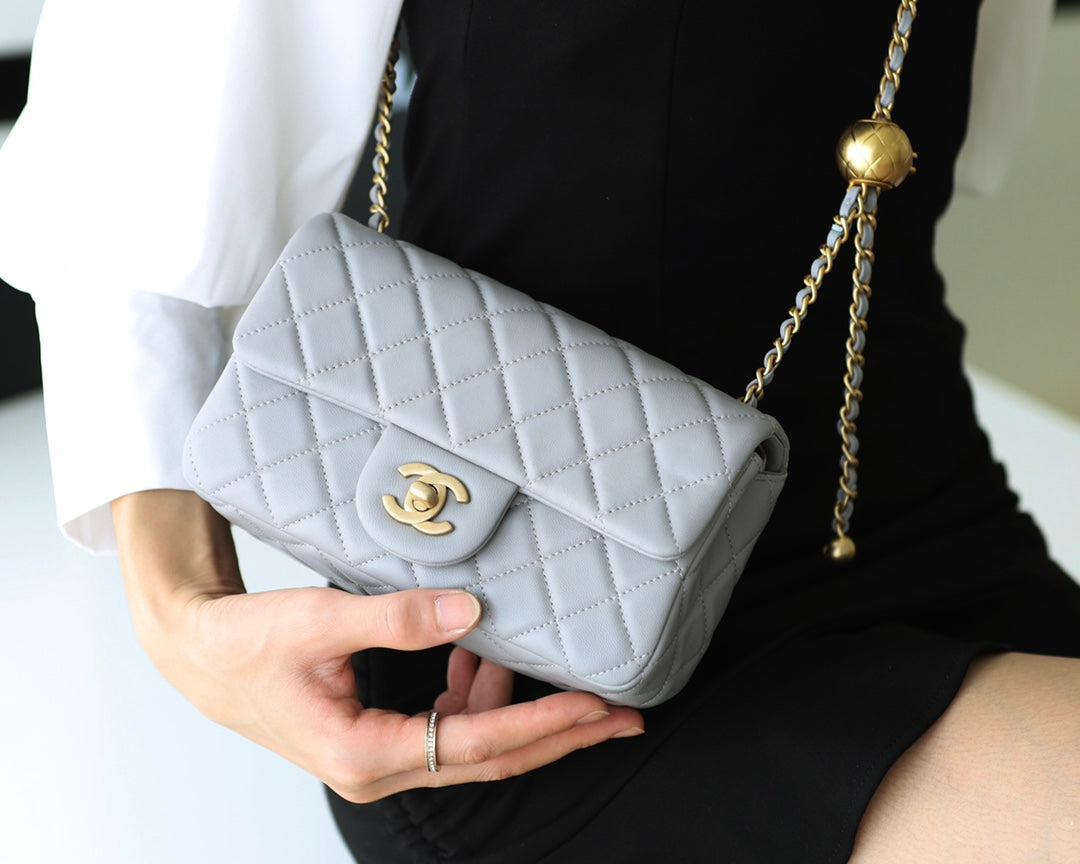 FLAP BAG 20CM GREY LAMBSKIN GOLD HARDWARE