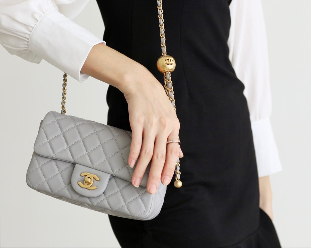 FLAP BAG 20CM GREY LAMBSKIN GOLD HARDWARE