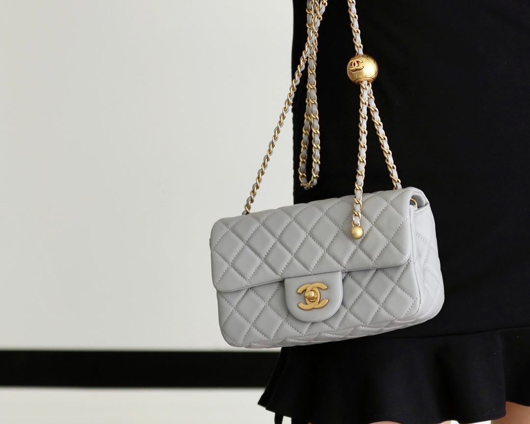 FLAP BAG 20CM GREY LAMBSKIN GOLD HARDWARE