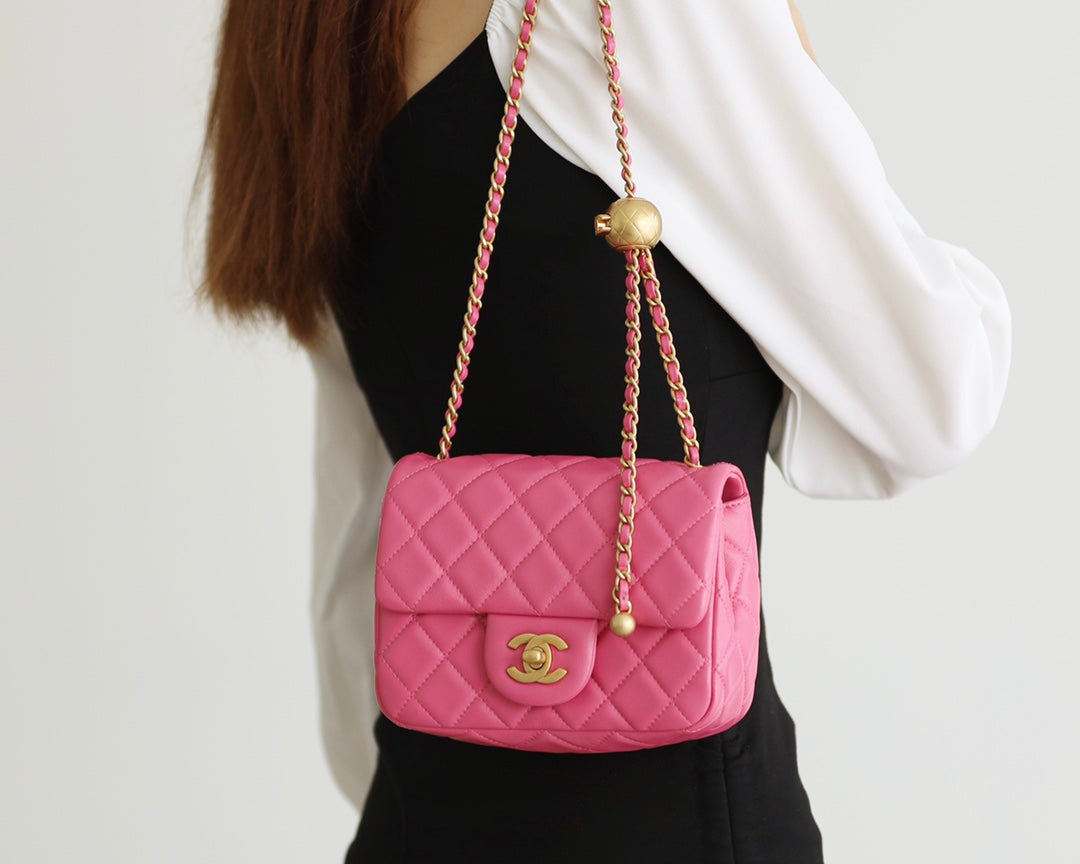 FLAP BAG 17CM PINK LAMBSKIN GOLD HARDWARE