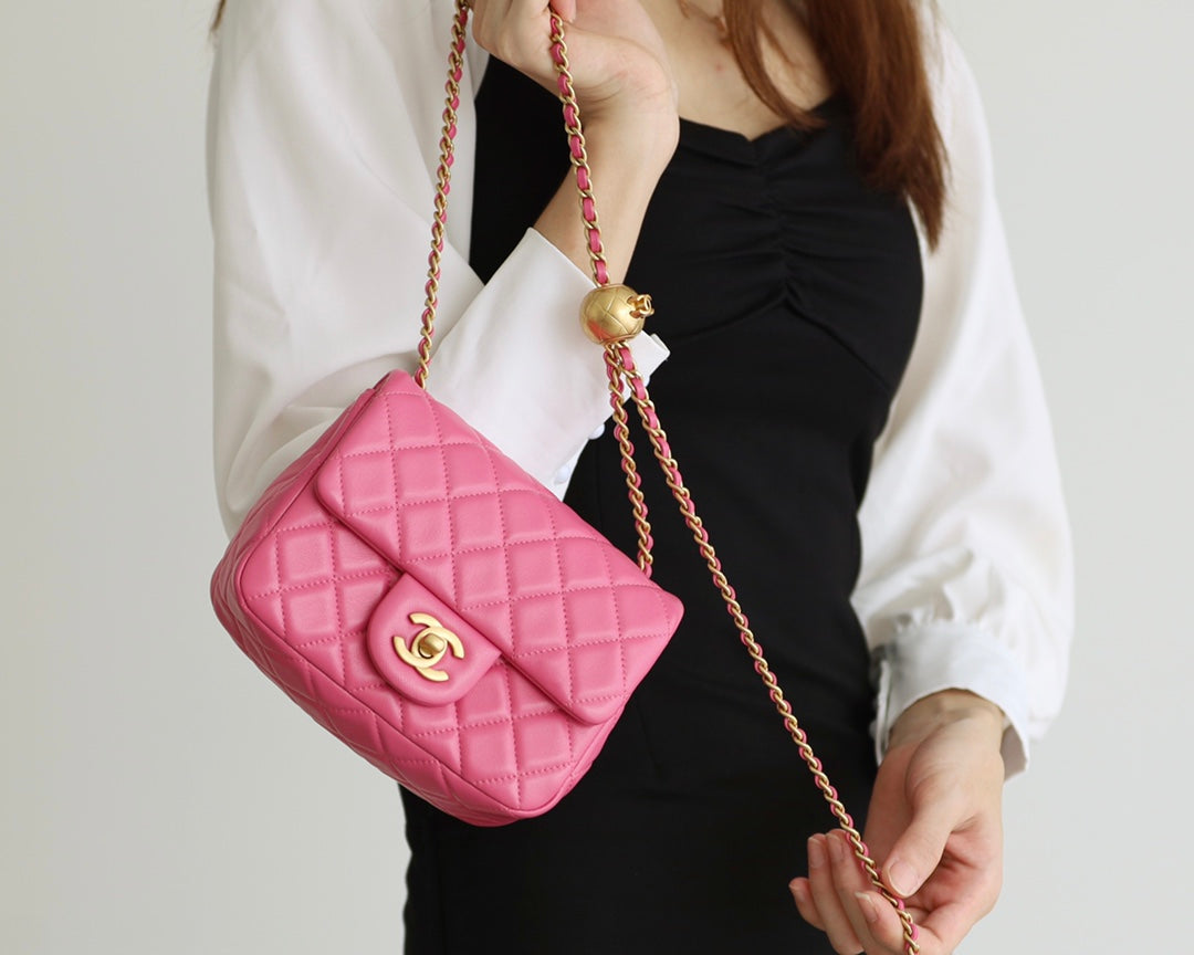 FLAP BAG 17CM PINK LAMBSKIN GOLD HARDWARE