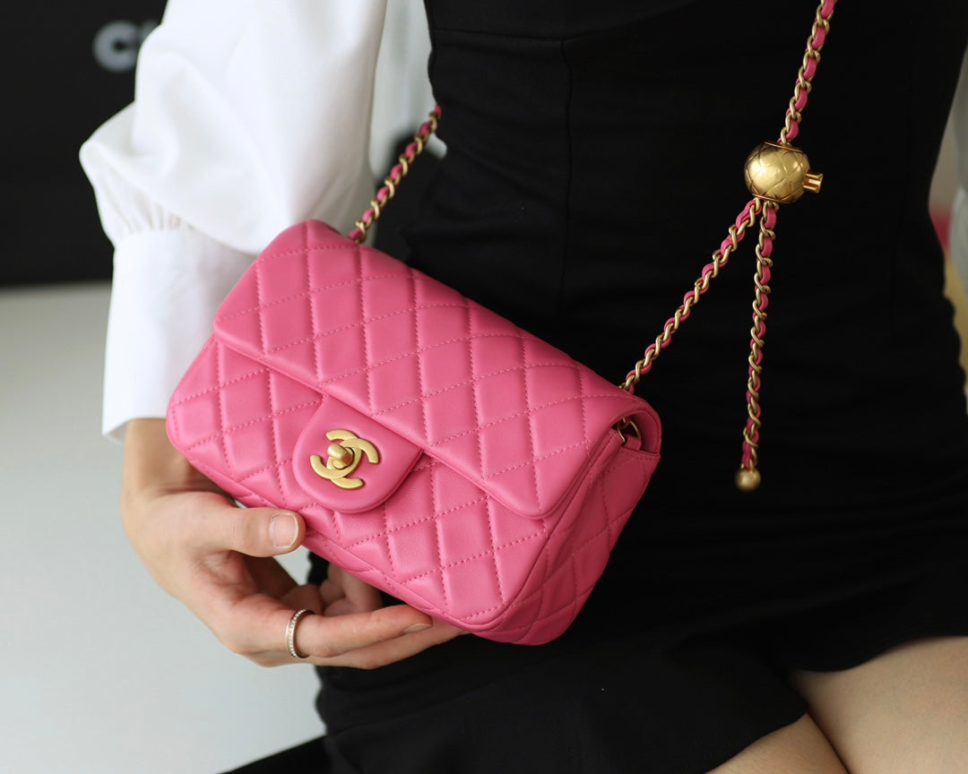 FLAP BAG 20CM PINK LAMBSKIN GOLD HARDWARE