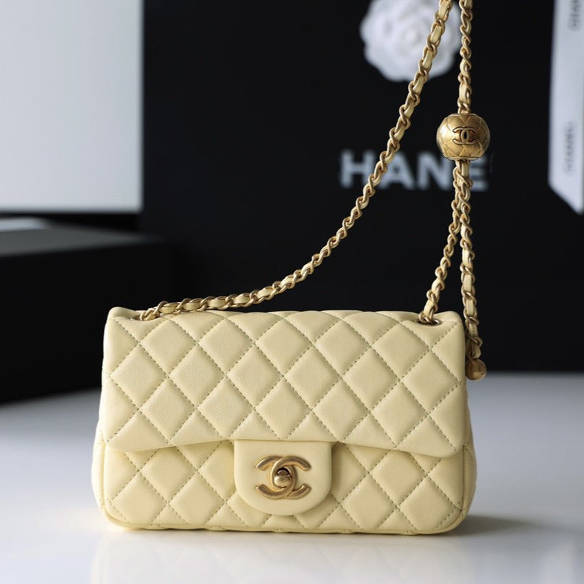 FLAP BAG 20CM YELLOW LAMBSKIN GOLD HARDWARE