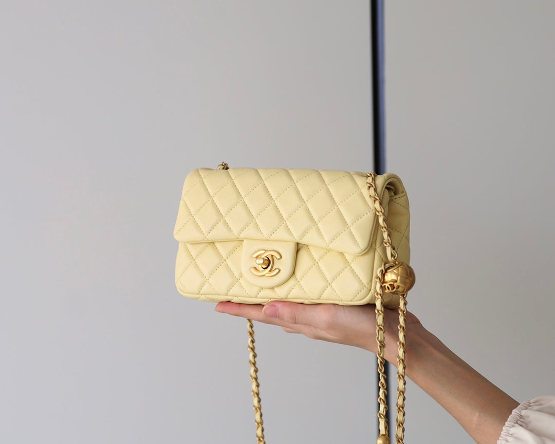 FLAP BAG 20CM YELLOW LAMBSKIN GOLD HARDWARE