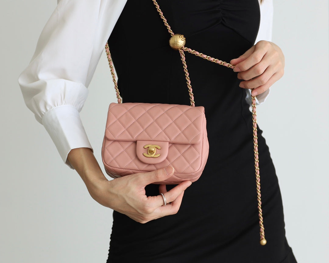 FLAP BAG 17CM BABY PINK LAMBSKIN GOLD HARDWARE