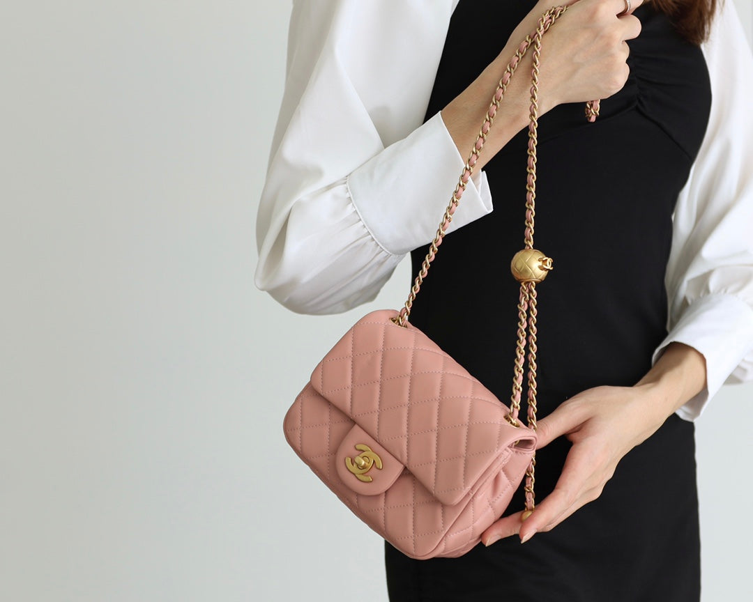 FLAP BAG 17CM BABY PINK LAMBSKIN GOLD HARDWARE