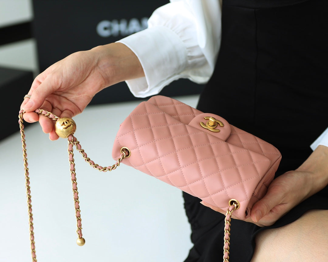 FLAP BAG 20CM BABY PINK LAMBSKIN GOLD HARDWARE