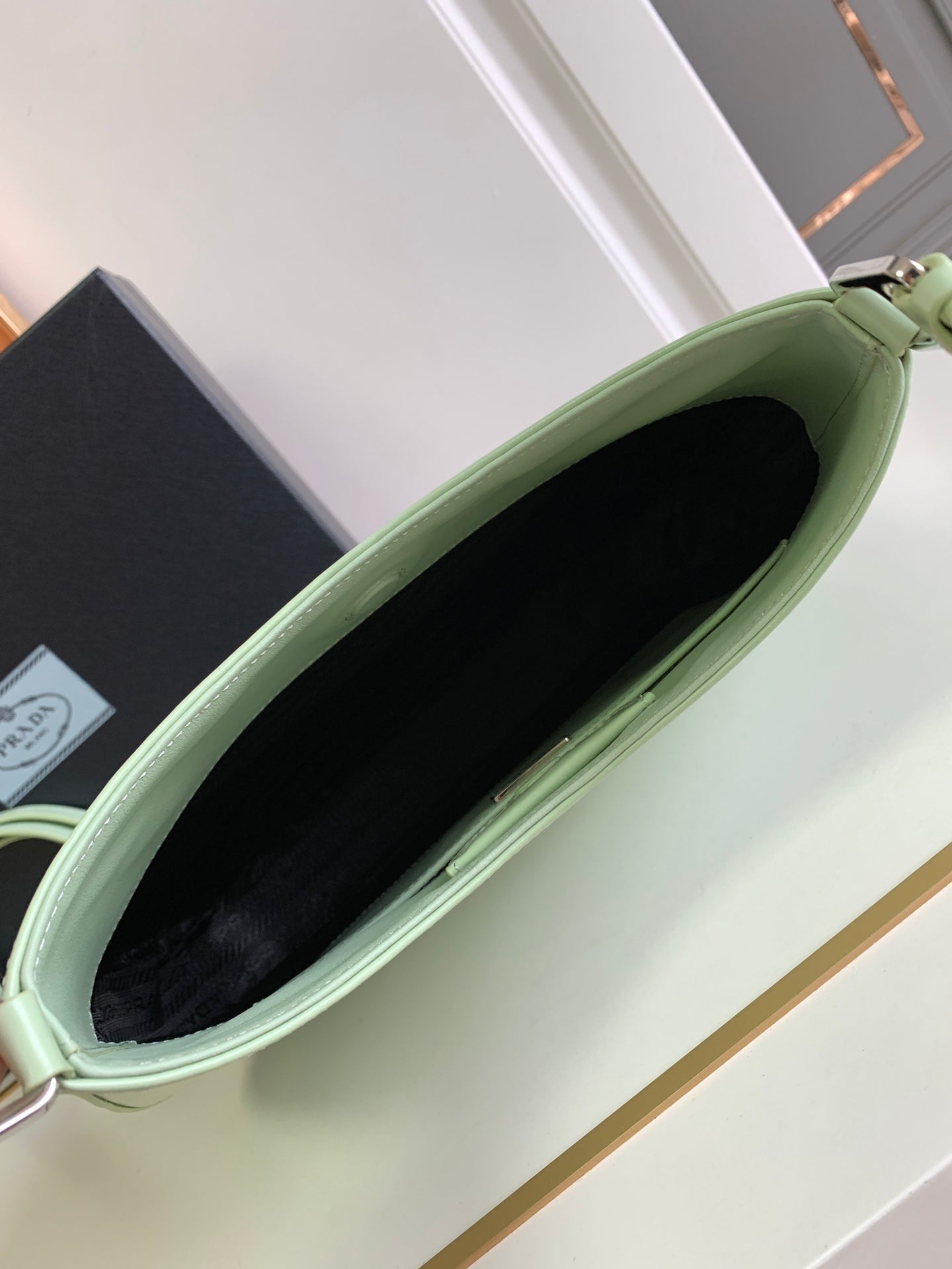 CLEO 30 LIGHT GREEN BRUSHED LEATHER SHOULDER BAG