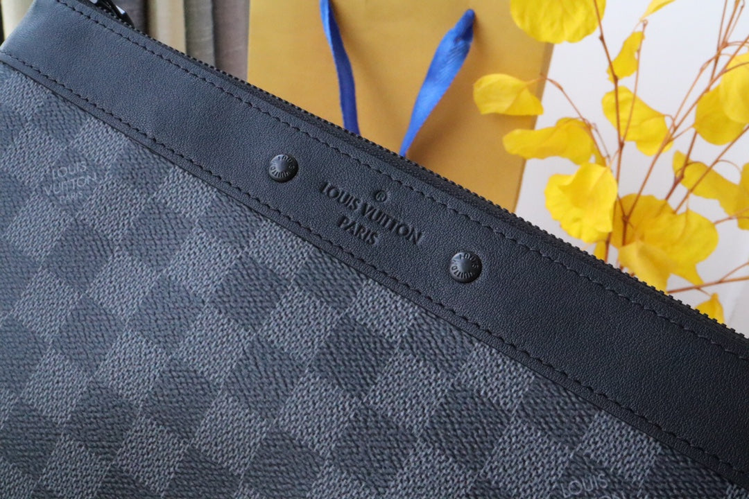 POCHETTE TO GO 30 DAMIER CANVAS