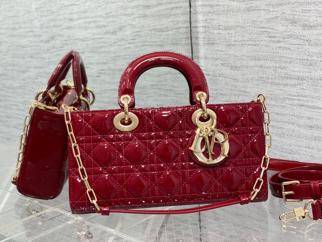 MEDIUM LADY D-JOY 26 RED PATENT CALFSKIN