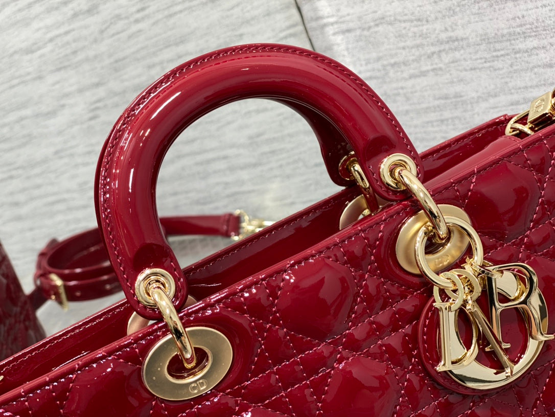 MEDIUM LADY D-JOY 26 RED PATENT CALFSKIN