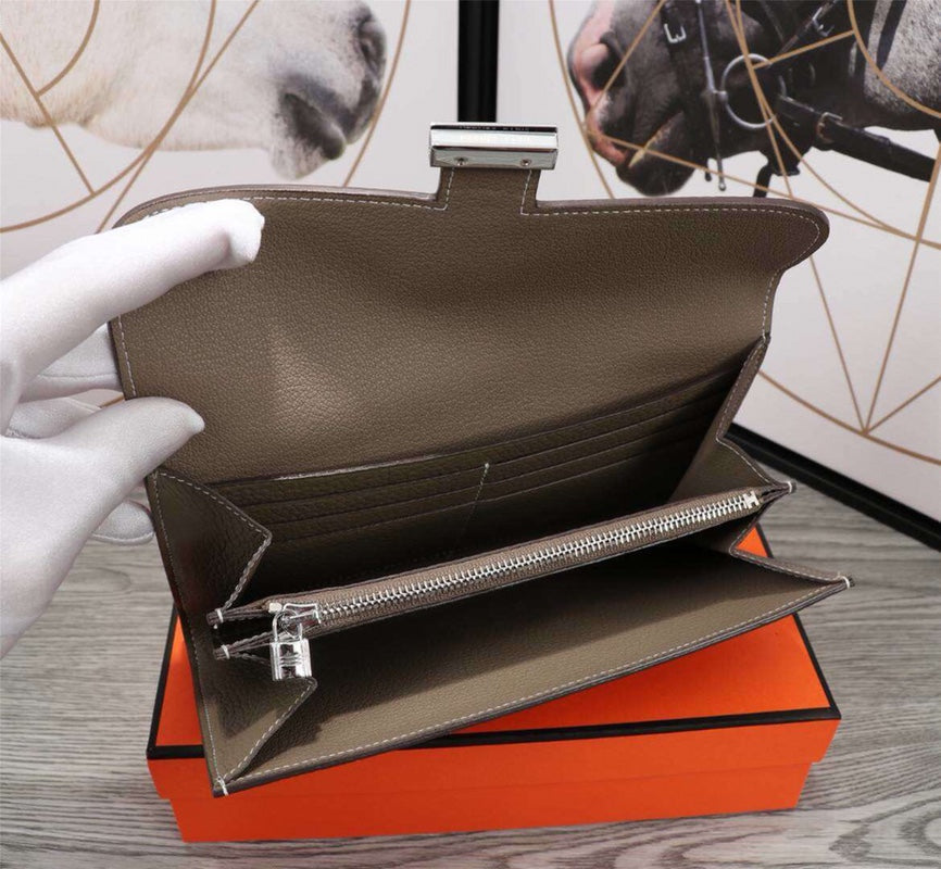 HM CLUTCH CONSTANCE 20.5 KHAKI CALFSKIN SILVER HARDWARE