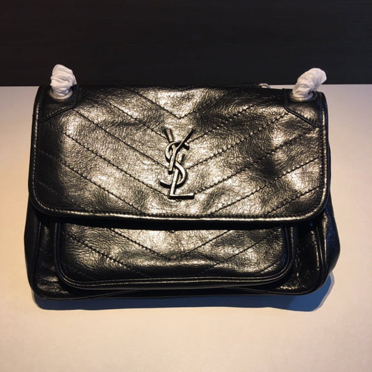 MEDIUM NIKI 27 IN BLACK CALFSKIN CHAIN BAG