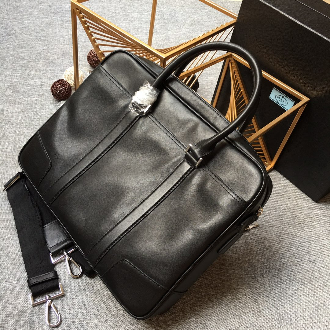 EMBOSSED LOGO BRIEFCASE 38 IN BLACK SMOOTH CALFSKIN