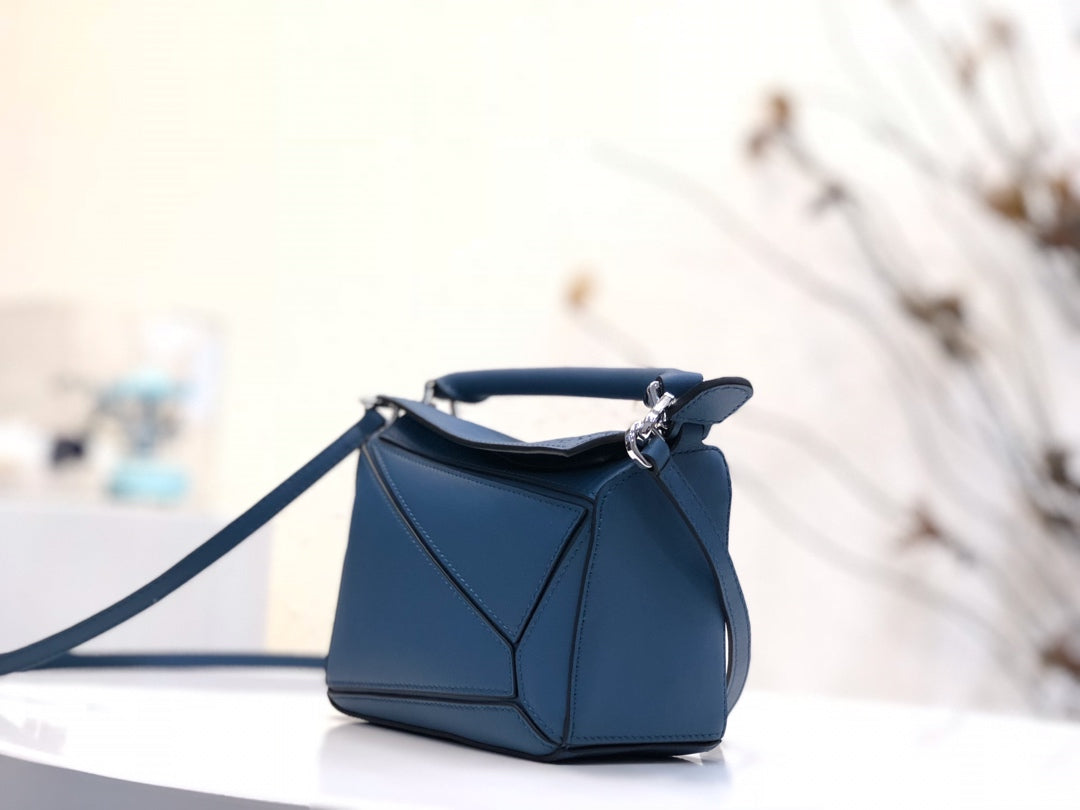 LOE MINI 18 PUZZLE BAG IN NAVY BLUE CALFSKIN