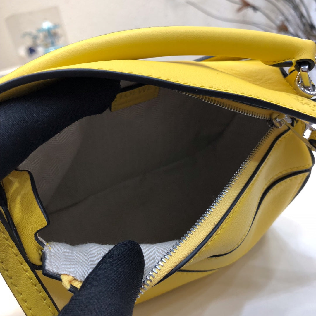 LOE MINI 18 PUZZLE BAG IN YELLOW CALFSKIN