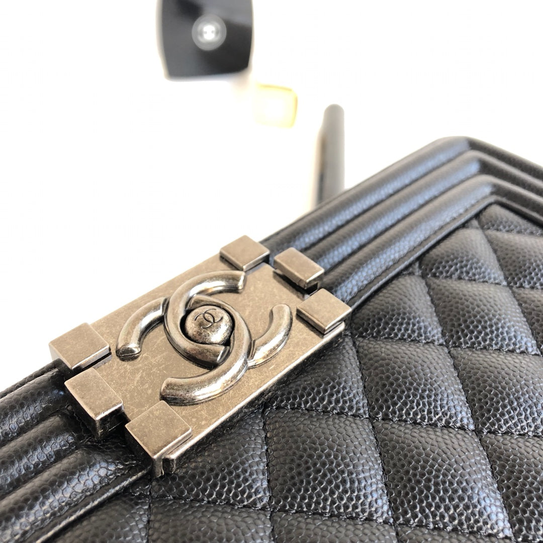 CC MEDIUM 25 BOY BAG IN BLACK LAMBSKIN SILVER HARDWARE