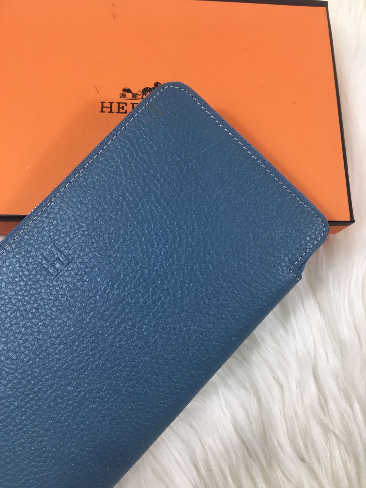 HM SILK'IN CLASSIC WALLET 20 CERULEAN GRAINED CALFSKIN