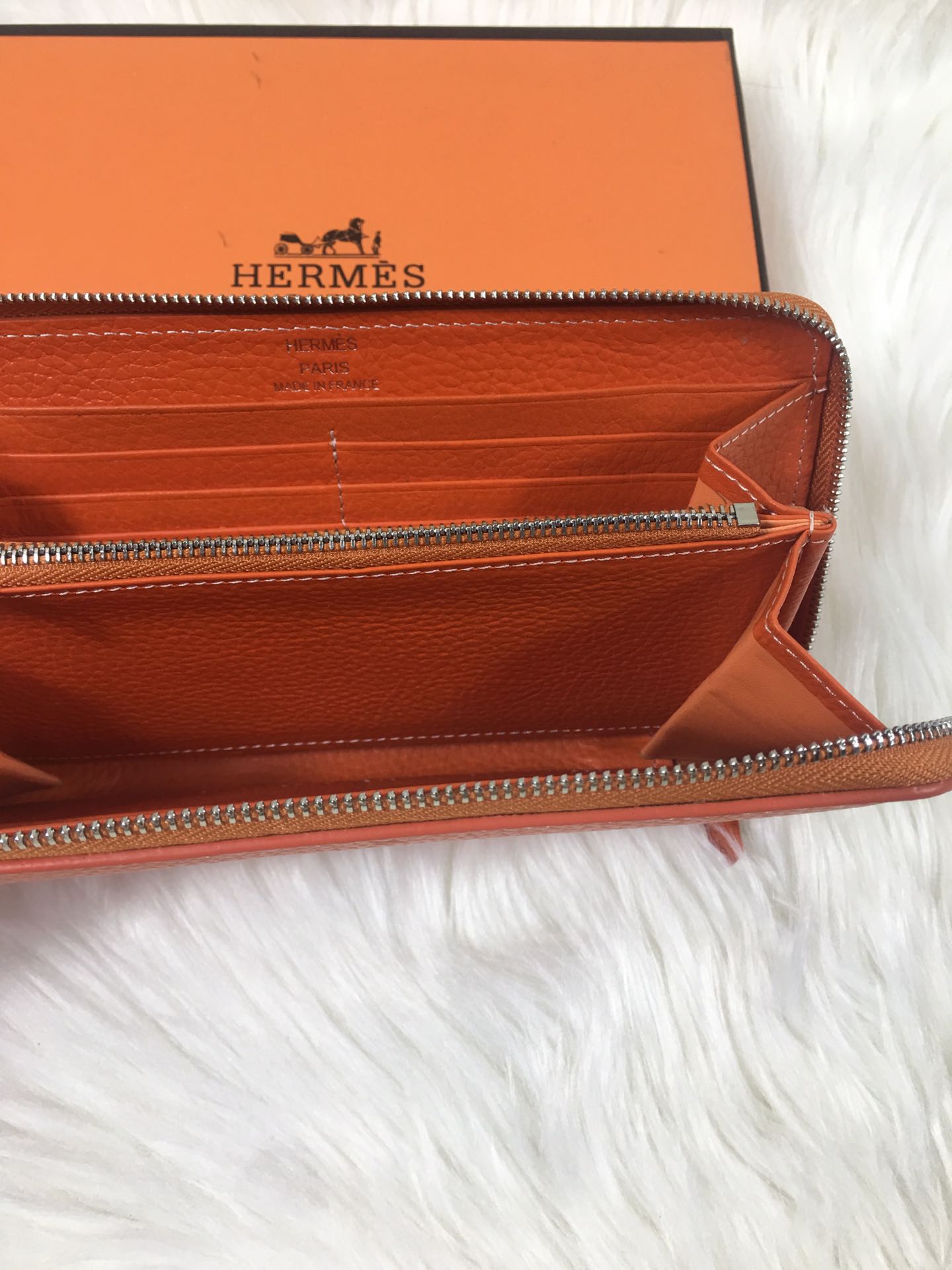 HM SILK'IN CLASSIC WALLET 20 ORANGE GRAINED CALFSKIN