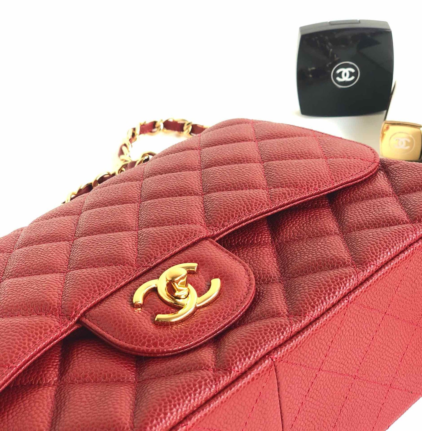 FLAP BAG JUMBO 30CM RED CAVIAR GOLD HARDWARE