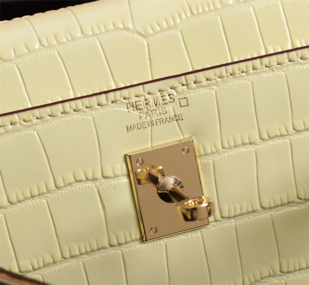 HM KELLY MINI 19 PASTEL YELLOW ALLIGATOR GOLD BUCKLE