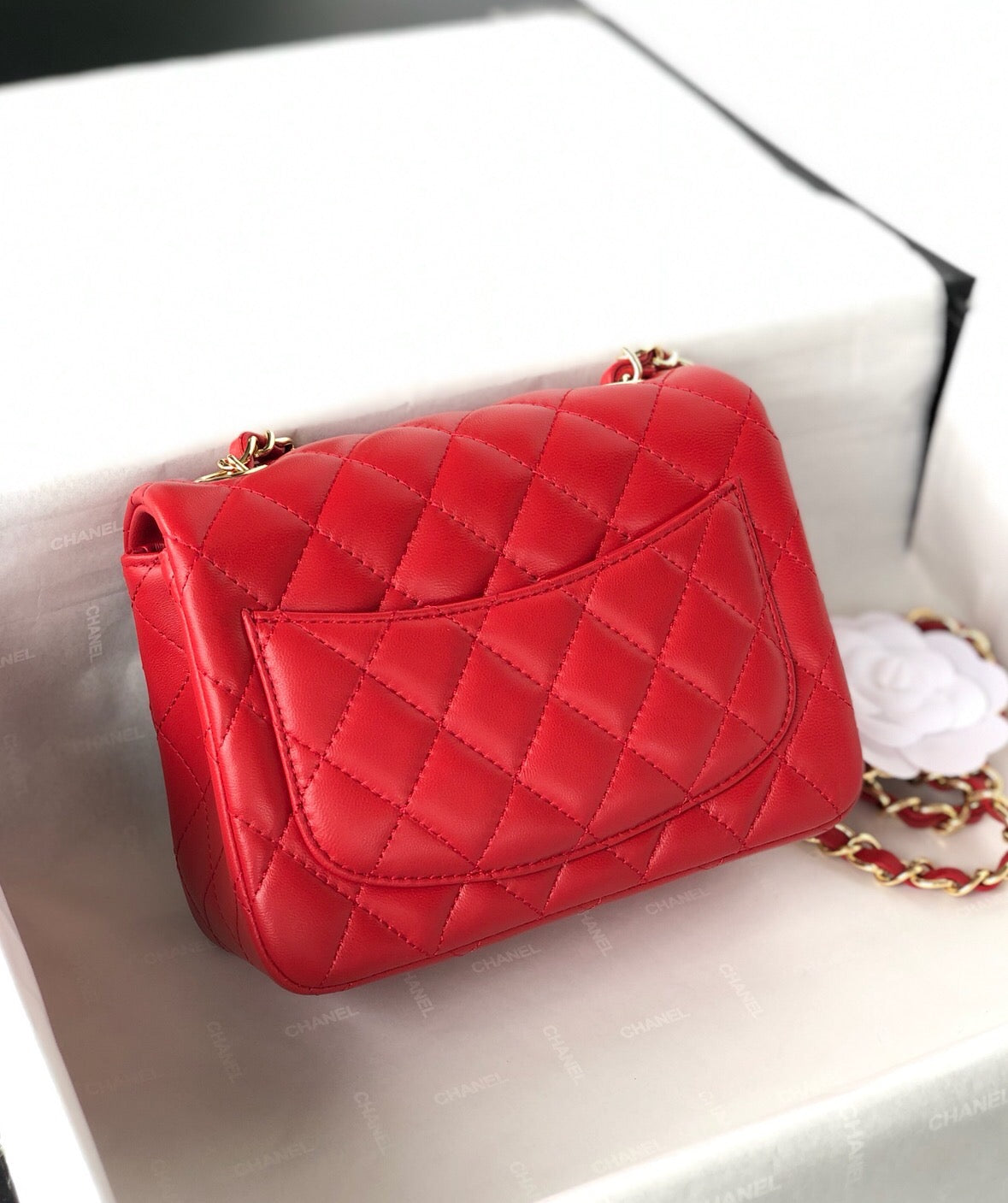 MINI SQUARE FLAP BAG 17CM RED LAMBSKIN GOLD HARDWARE