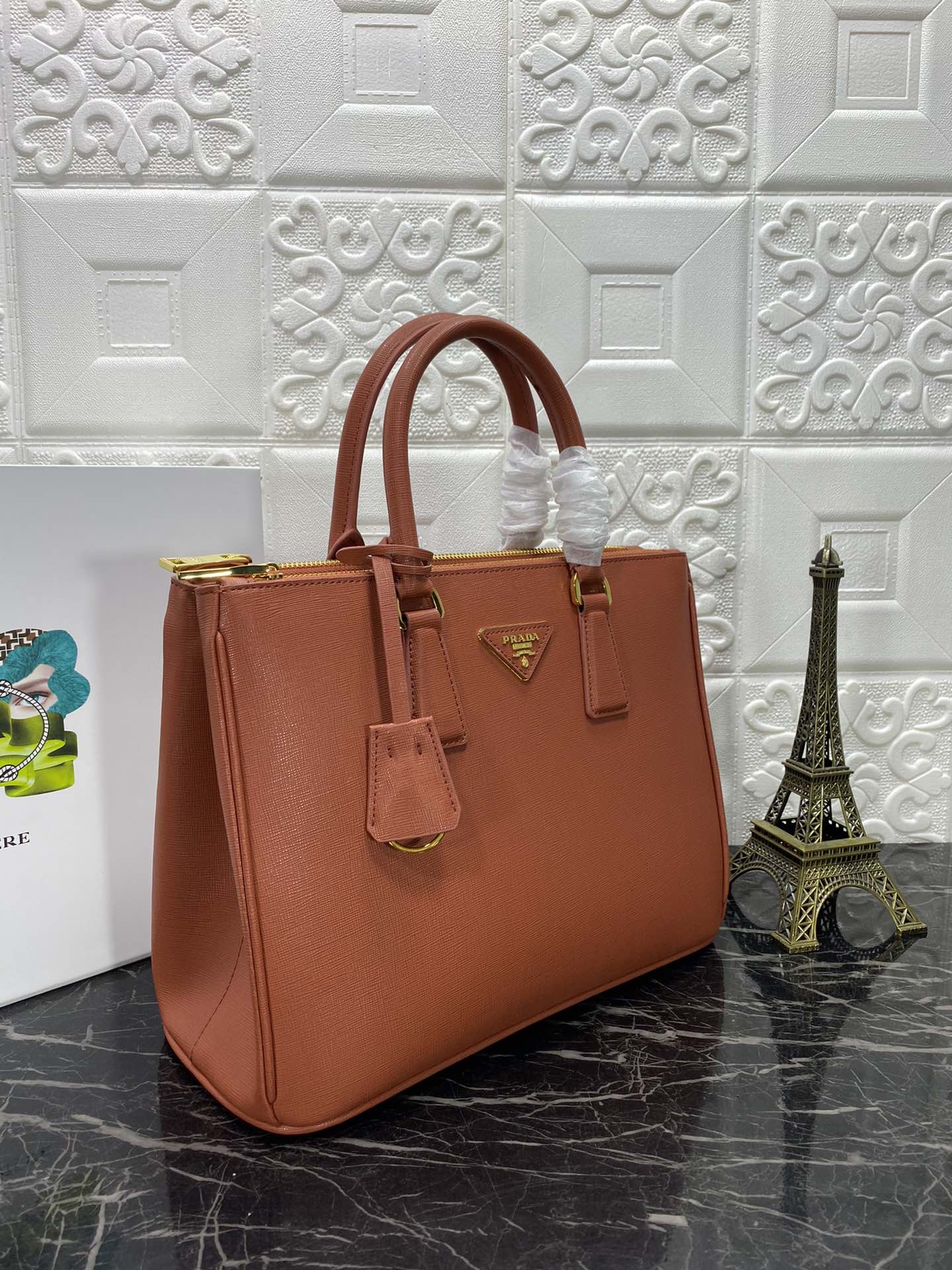 PRA GALLERIA 32 BAG IN BRONZE ORANGE SAFFIANO LEATHER