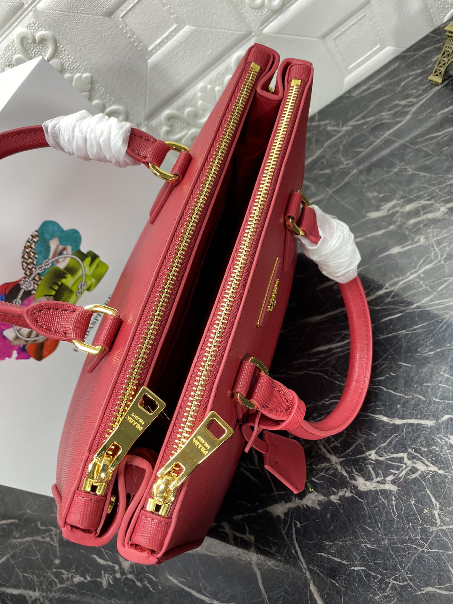 PRA GALLERIA 32 BAG IN CHERRY RED SAFFIANO LEATHER