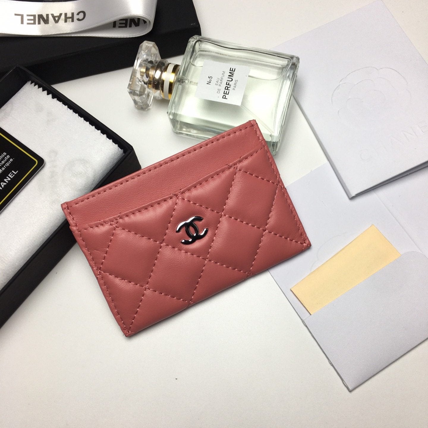 CC CARD HOLDER 11.2 CORAL CALFSKIN SILVER ICON