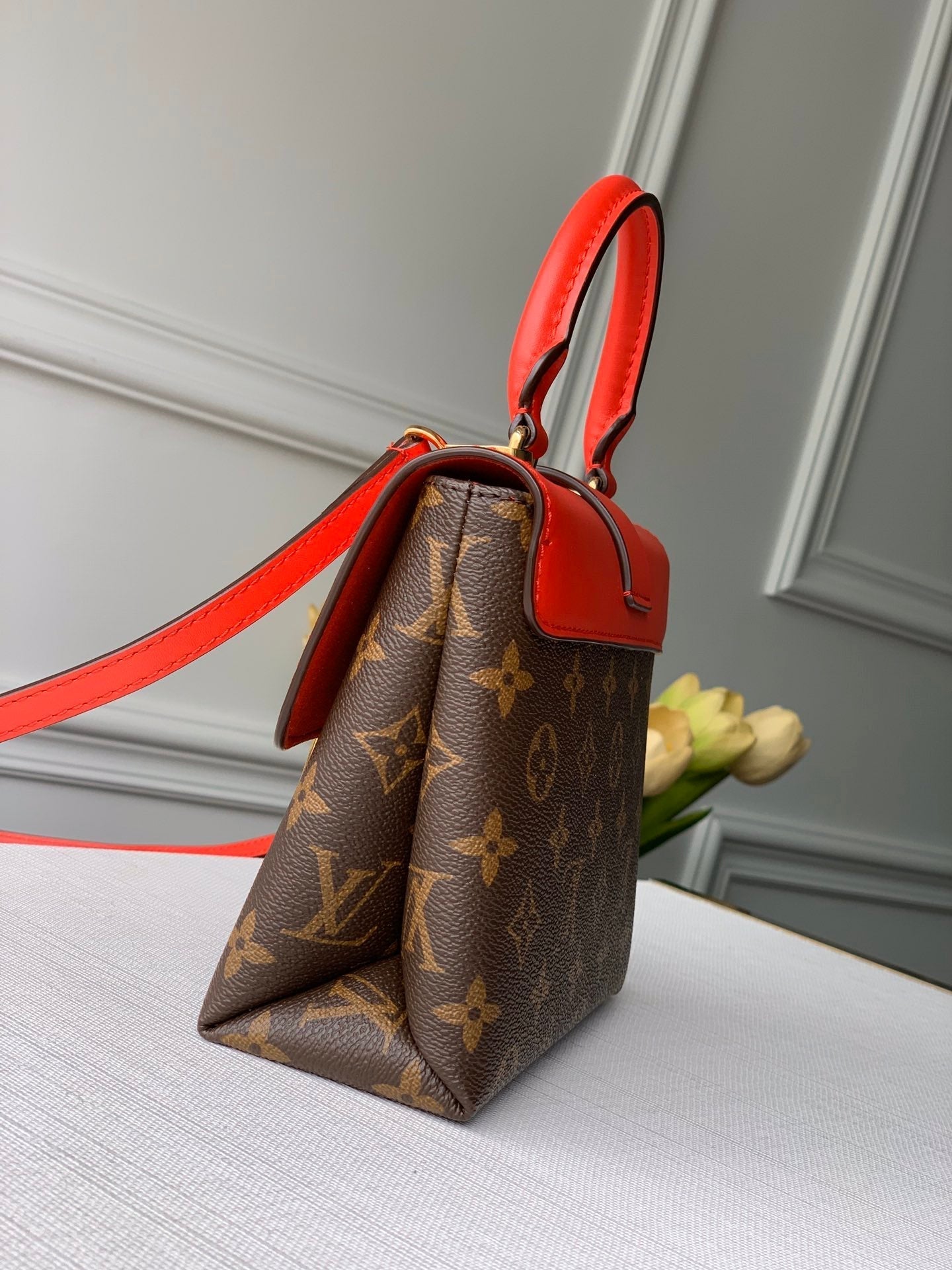 LOCKY BB 21 IN BROWN MONOGRAM CANVAS AND RED CALFSKIN GOLD BUCKLE