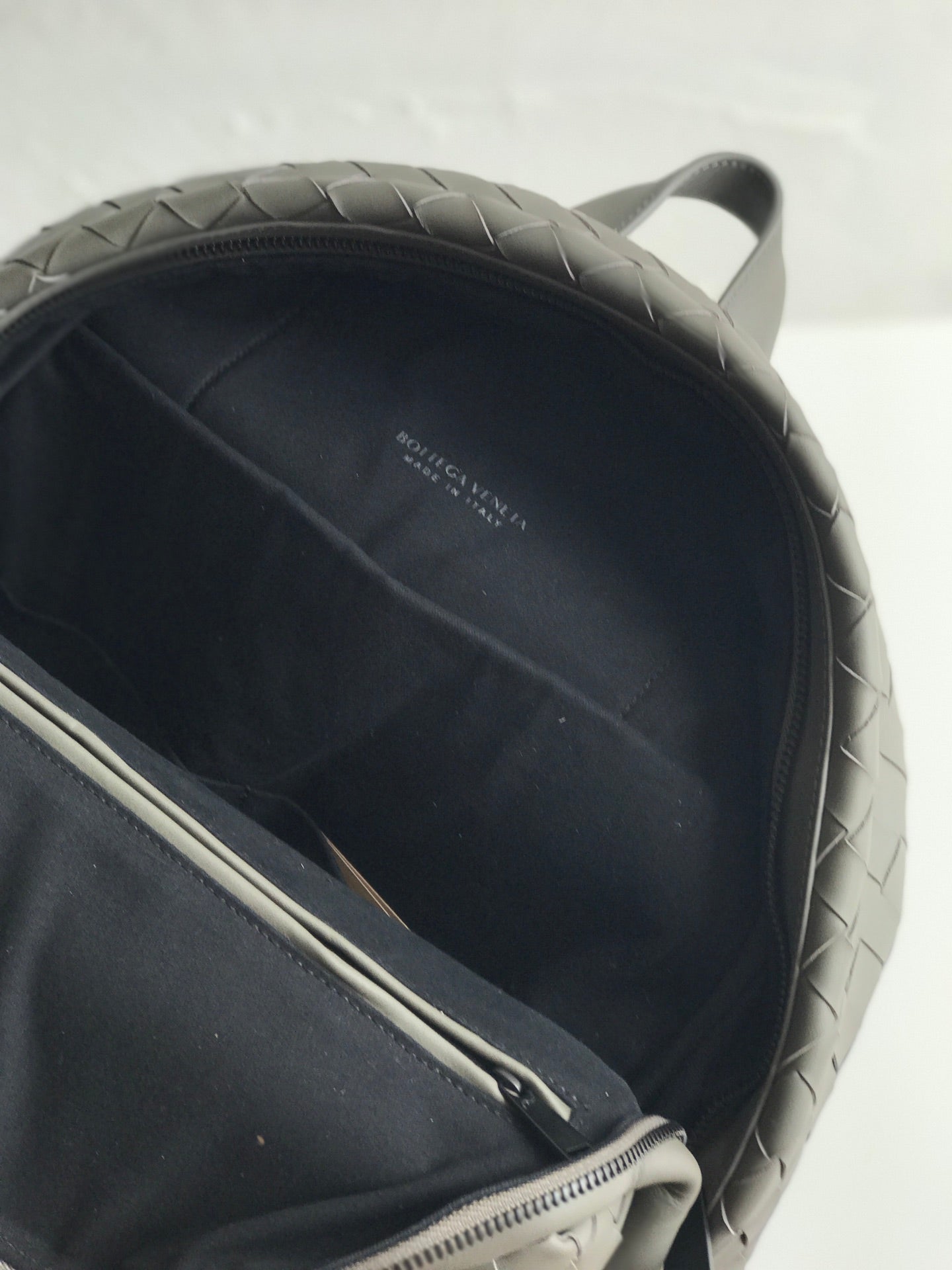 SMALL INTRECCIATO 41 BACKPACK IN CHARCOAL BLACK CALFSKIN