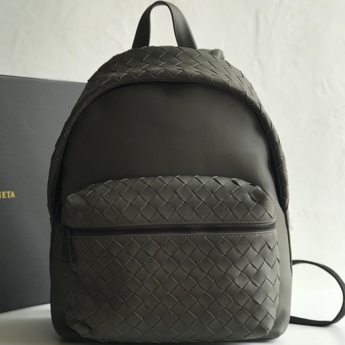 SMALL INTRECCIATO 41 BACKPACK IN CHARCOAL BLACK CALFSKIN