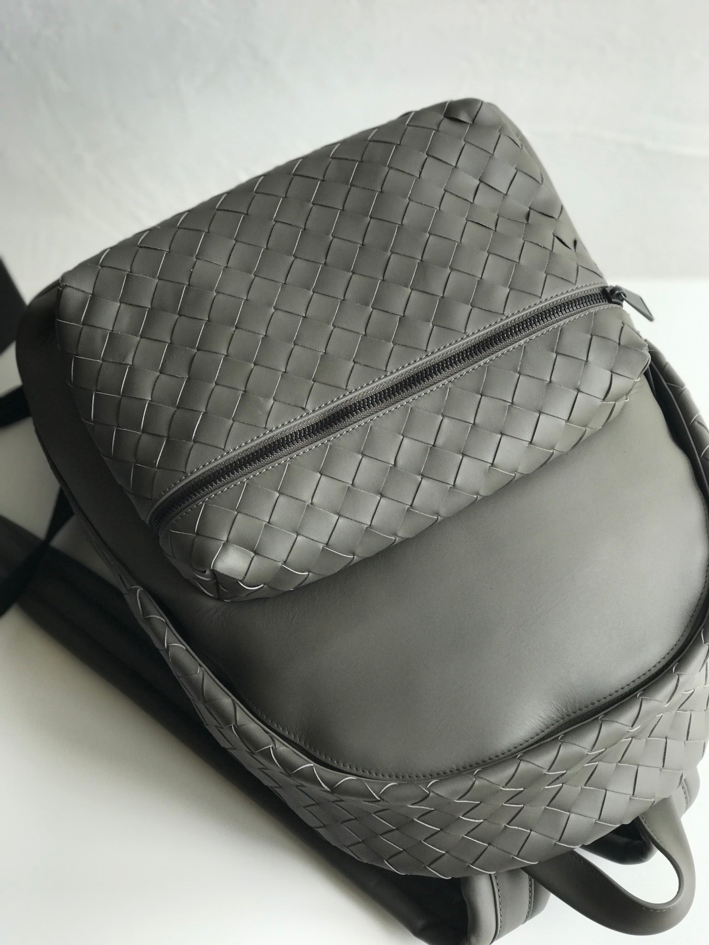 SMALL INTRECCIATO 41 BACKPACK IN CHARCOAL BLACK CALFSKIN