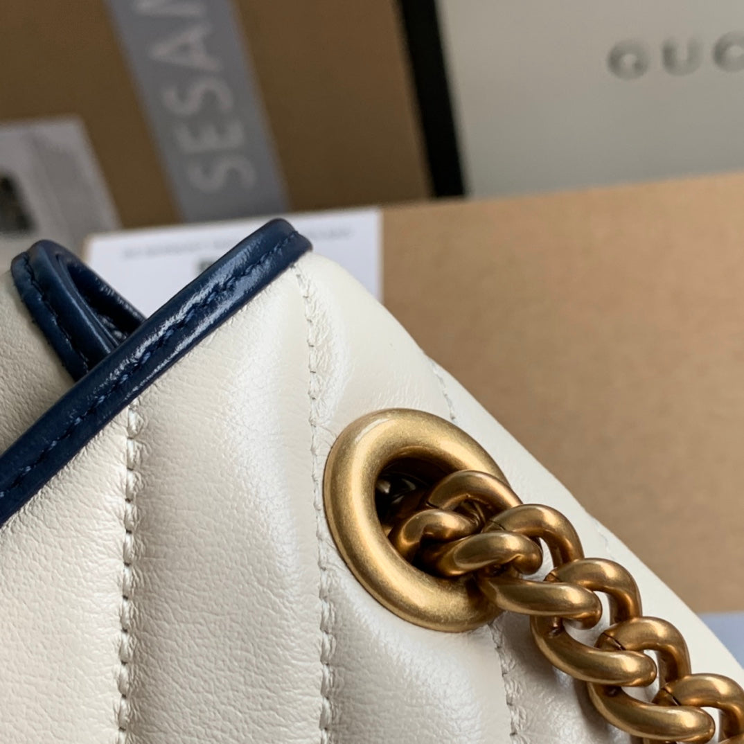 GG MARMONT 22 HANDBAG IN WHITE CALFSKIN