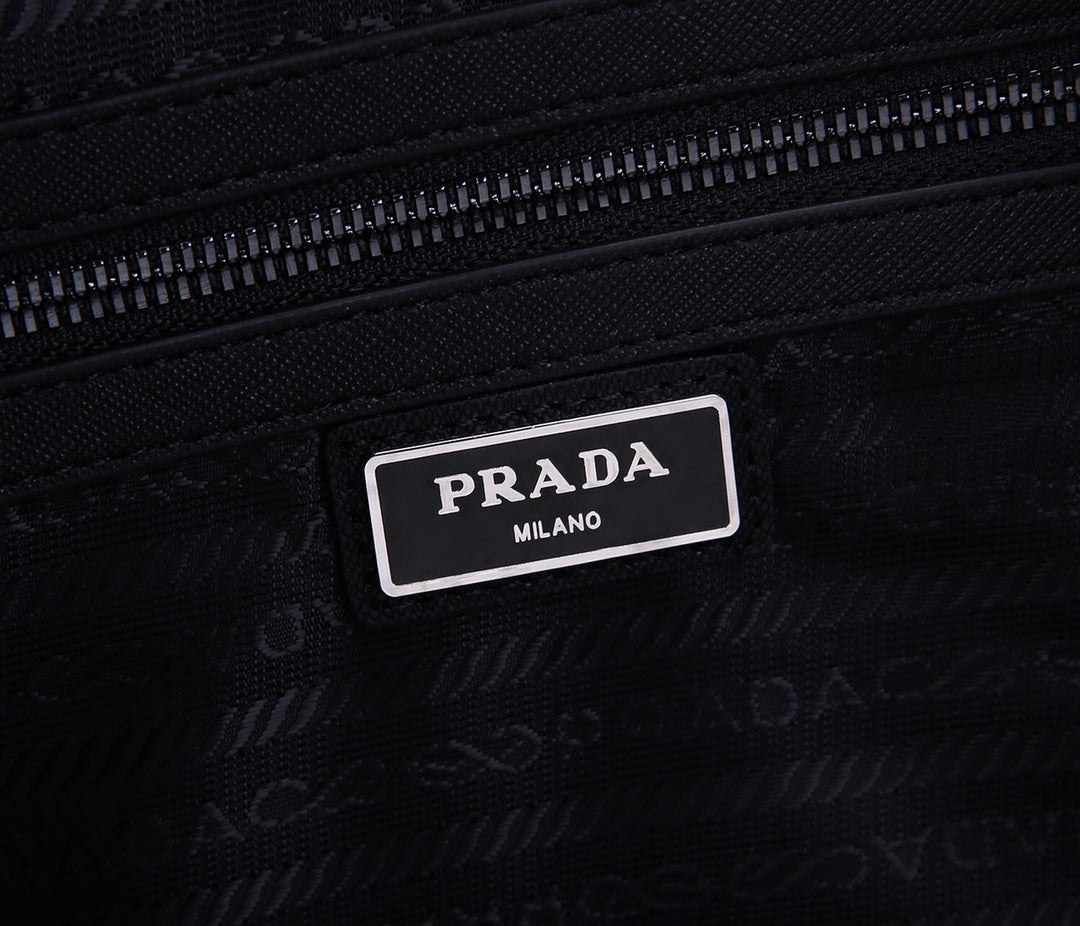 PRA 55 TRAVEL BAG IN BLACK WATERPROOF FABRIC