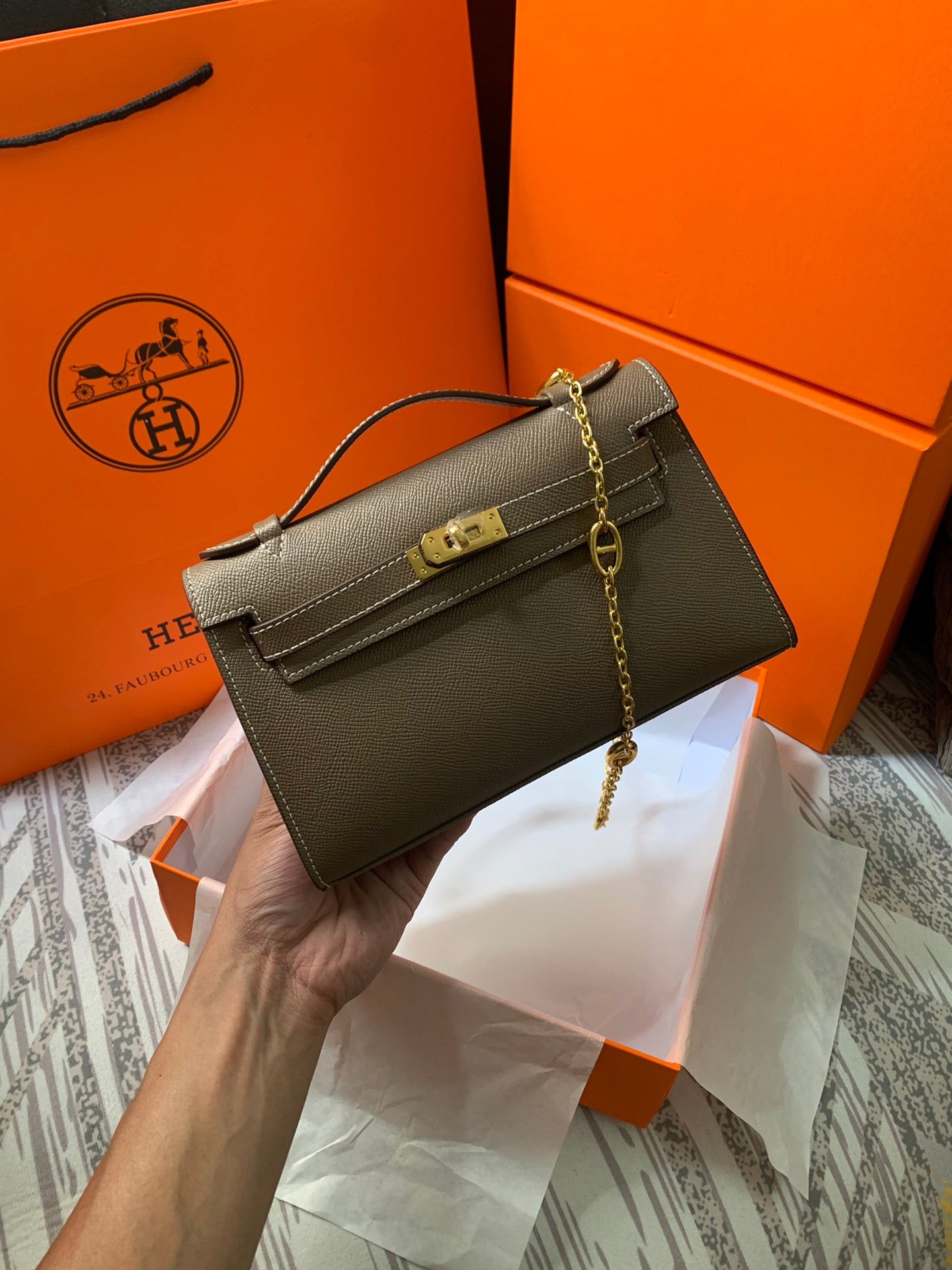 HM KELLY MINI POCHETTE 22 ASH BROWN CALFSKIN