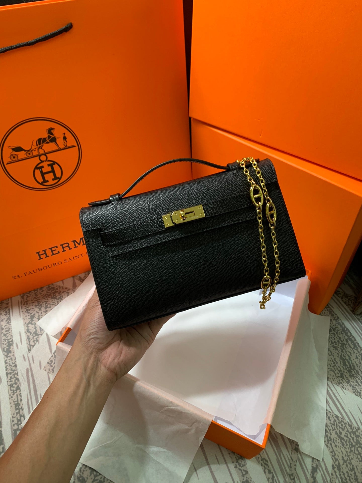 HM KELLY MINI POCHETTE 22 BLACK CALFSKIN