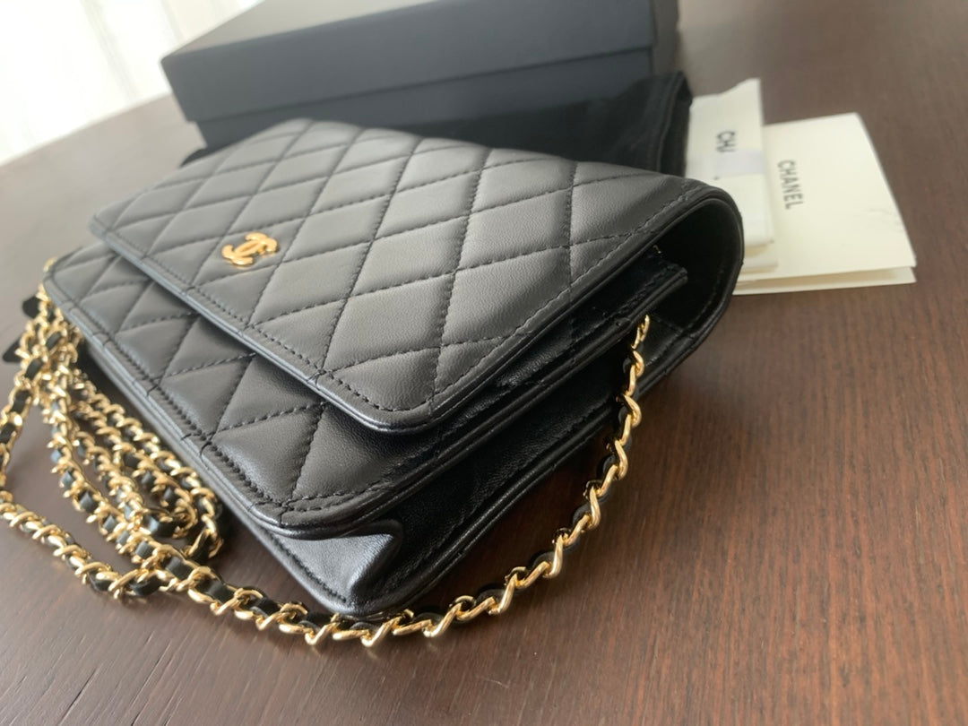 WOC 19CM BLACK LAMBSKIN GOLD HARDWARE