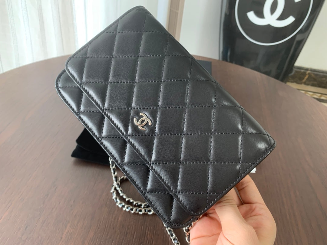 WOC 19CM BLACK LAMBSKIN SILVER HARDWARE