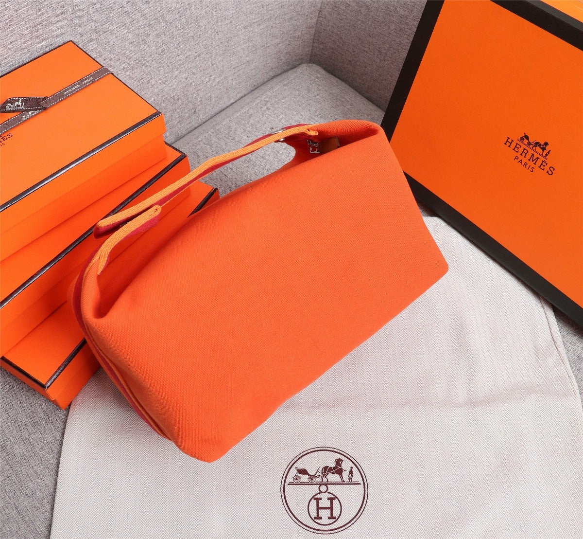 HM BRIDE-A-BRAC 25 ORANGE CANVAS