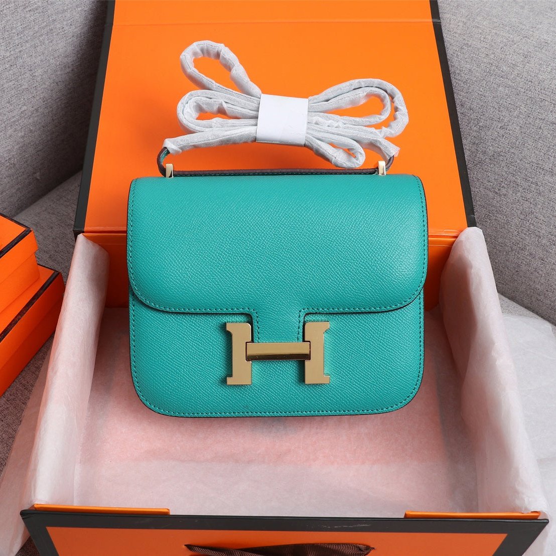 HM CONSTANCE BAG 22 TURQUOISE CALFSKIN GOLD BUCKLE